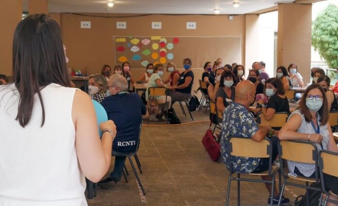 Benestar emocional per claustres de docents i mestres d'escoles e instituts. Formació de Referents Educatius