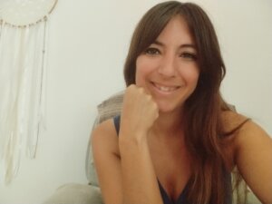 SÒNIA FONTSECA Psicóloga e investigadora en trauma, neurodivergencia y sentido de vida en mujeres adultas.